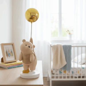 Διακοσμητικο αρκουδακι μπεζ καφε με χρυσο μπαλονι 45εκ amazthing.gr
