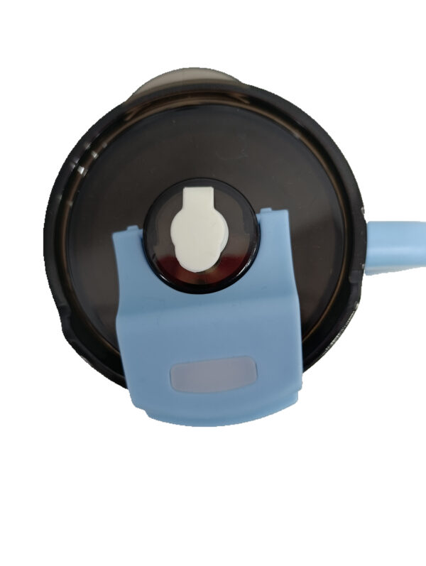 Γαλάζιο ποτήρι θερμός 890ml με σχέδιο Stitch & Lilo, καπάκι και εργονομική λαβή.