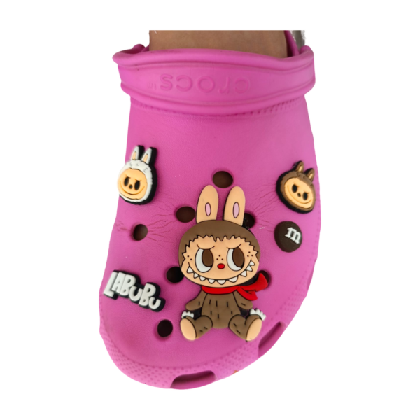 διακοσμητικα pins για crocs labubu καφε