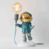 φωτιστικο αστροναυτης σε πρασινο χρωμα με γκρι ντουι και τιρκουαζ καλωδιο , λαμπα led